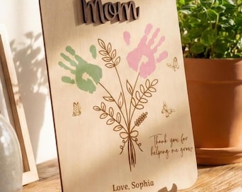 Personalized Wooden Flower Handprint Art for Mom, Wood Table Decor Y68