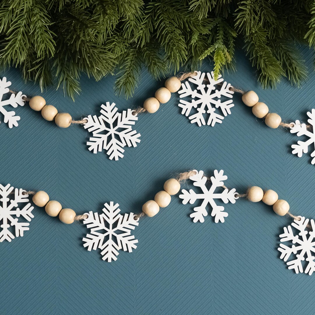 Scandinavian Outdoor Garland Reference: Scandinavian Style Wooden Snowflake Garland For Mantel Y03