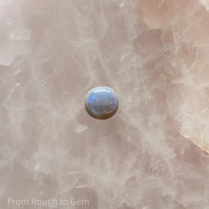 5.5mm Round Australian opal