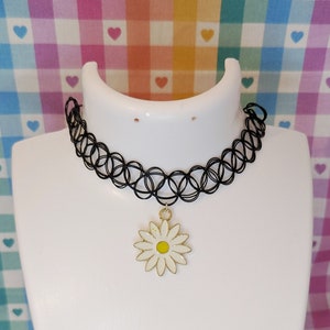 Daisy Choker Necklace - Handmade