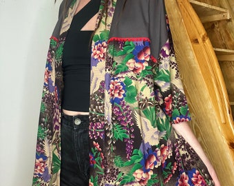 Kimono Langer japanischer Blumenstil