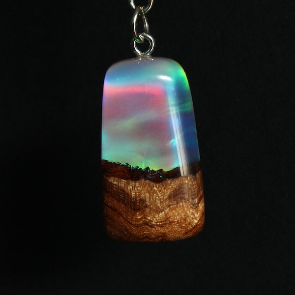 Aurora Borealis Schlüsselanhänger aus Holz und Harz | Opal Rucksackanhänger | Einzigartiges Geburtstagsgeschenk | Anhänger Polarlicht