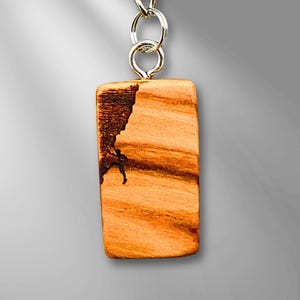 Wooden keychain | Olive wood bag charm | Gift | Birthday gift for your partner | Laser-cut wood | Mountaineer