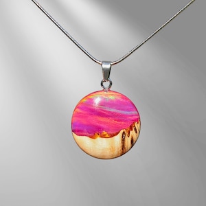 Aurora Borealis ketting | Sieraden cadeau van hout, hars en opaal | Noorderlicht ketting