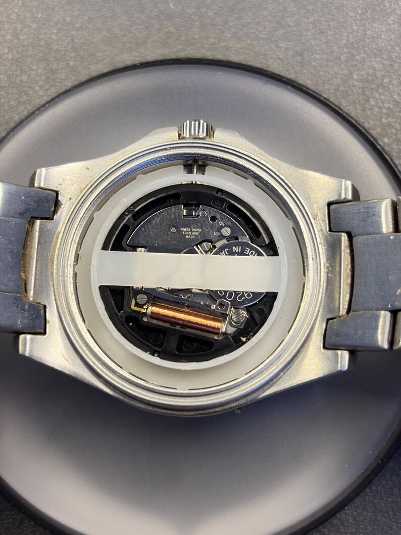Wrist Watch Specialized Battery Replacement image 4
