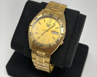 Vintage Seiko 5 Automatic 7S26-0020 Gold Tone Mens Watch Box Papers Runs