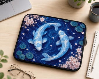 Funda para portátil con estampado de carpas koi azul claro, estuche japonés con estampado de flores de cerezo y forro de piel sintética.