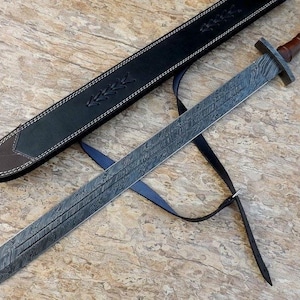 Damascus Steel Hand Forged Sword Rose Wood Handle With Leather Sheath
