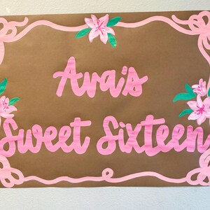Striscione personalizzato - Striscione per il 16° compleanno - Striscione di compleanno in carta marrone - Striscione per i dolci sedici anni - Decorazioni di compleanno personalizzate - Striscione per il 16° compleanno