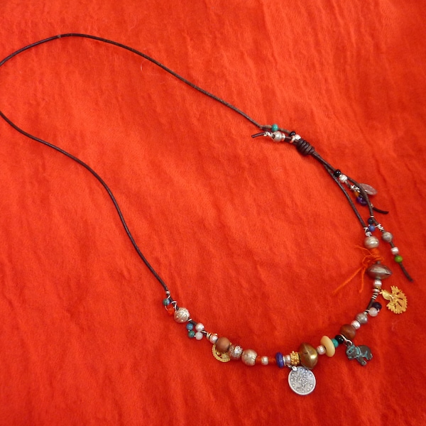 Collier de belle gitane - cuir perles argent sterling perles tribales, ethniques, breloques, pierres naturelles, pièce unique