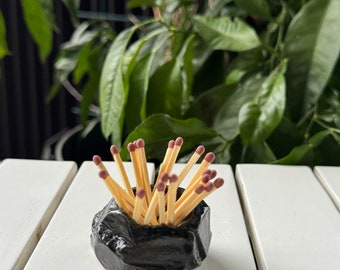 Uchwyt na zapałki Rock japoński kurinuki Scandi Japandi Mountain Rustic Stoneware