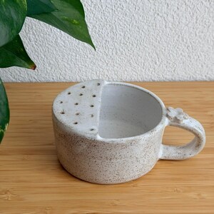 Ciotola per frutti di bosco in ceramica fatta a mano / Tazza per sciacquare la frutta in ceramica / Tazza scolapasta in gres / Ciotola colino in ceramica maculata / Regalo in ceramica per la cucina