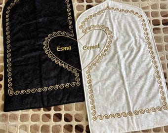 Personalized Couple Prayer Mat Set: Velvet Islamic Wedding Gift