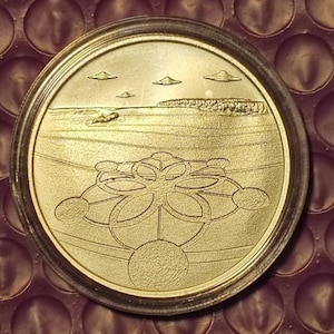 One Troy oz .999 fine Silver Art Round; UFO&#39;s Over Crop Circles