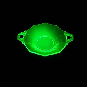 Vintage Cambridge Glass Decagon Green Bon Bon Dish Uranium Glass Light Emerald