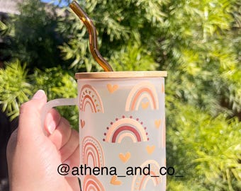 Boho regnbågsmugg med 473 ml | Frostad mugg | 473 ml mugg | Söt kaffemugg | Estetisk glasmugg | Glasmugg | Bohomugg | Flickmugg | Glasmugg med lock