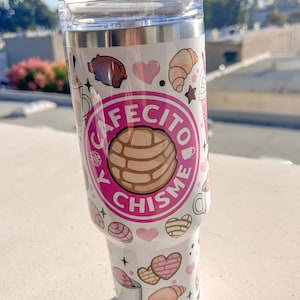 Cafecito Y Chisme 40 oz tumbler | 40 oz tumbler| travel mug| Coffe mug | Pan Dulce Tumbler| Conchas