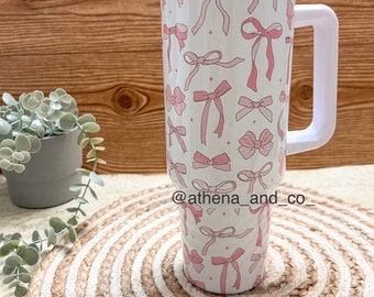 Coquette 40 oz/ fiocchi di coquette bicchiere da 40 oz / bicchiere da 40 oz/ tazza da viaggio/ coquette / fiocchi di coquette/ ragazza coquette