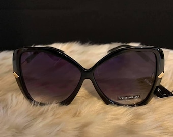 BCBGMAXAZRIA Sunglasses Flawless BLACK MULTI Purple Lenses  display picture 2