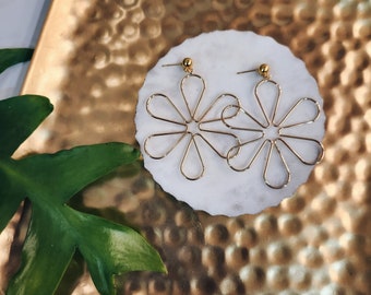Golden Daisy Flower Earrings