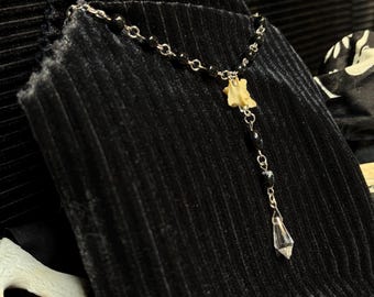 Knochen Wirbellose Y-Halskette | Glasperlen, Gothic Schmuck