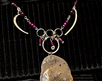 Handgefertigte Achat & Knochen Halskette | Granat Perlen Anhänger