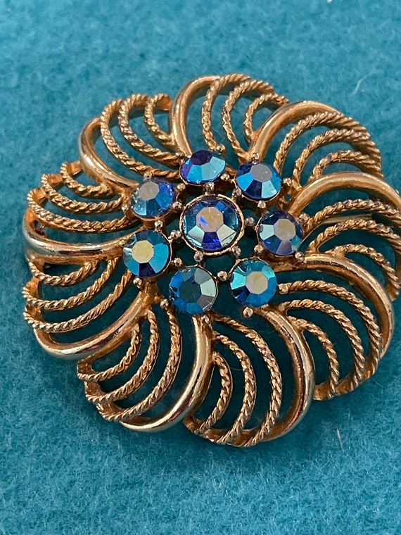 Lisner Aurora Borealis Brooch