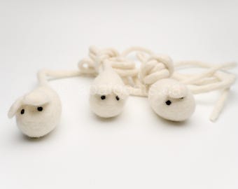 Long-Tailed Beige White Mouse - High Quality Natural Wool Felt Cat Toy - Sturdy Snuggle KittyPrey Floofs