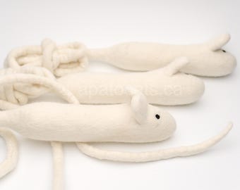 Long-Tailed Long Beige White Mouse - High Quality Natural Wool Felt Kicker Cat Toy - Sturdy Snuggle KittyPrey Floofs