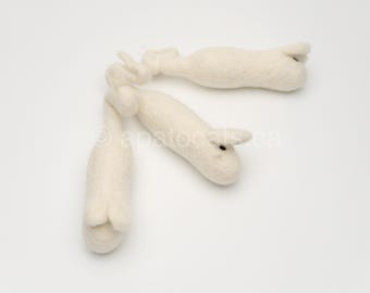 Slender Beige White Mouse - High Quality Natural Wool Felt Cat Toy - Sturdy Snuggle KittyPrey Floofs