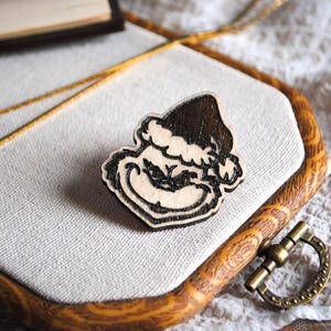 Christmas Grump Pin | Christmas Brooch | Xmas Gift | Wooden Laser Engraved | Collectable