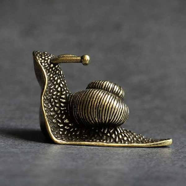 Handmade solid pure brass desk surface snail small ornament bronze tea pet jewelry handicraft gift hand play piece