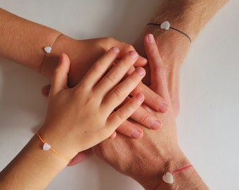 Bracelet famille parents enfants mère fille père fils, coeur en nacre, cadeau personnalisé, cadeau famille-naissance-mariage