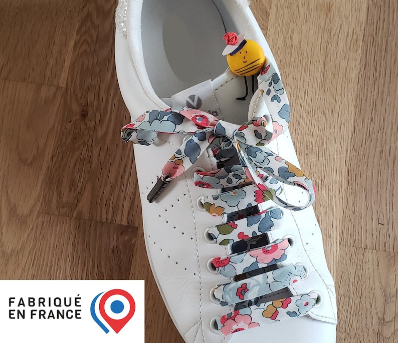 Lacets en tissu Liberty Betsy au choix, Liberty of London, lacets chaussures, baskets, sneakers, stan smith veja, tons rouge vert bleu jaune Betsy Porcelaine