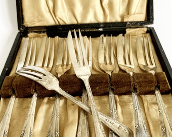 Antique EPNS silver 9 fork set