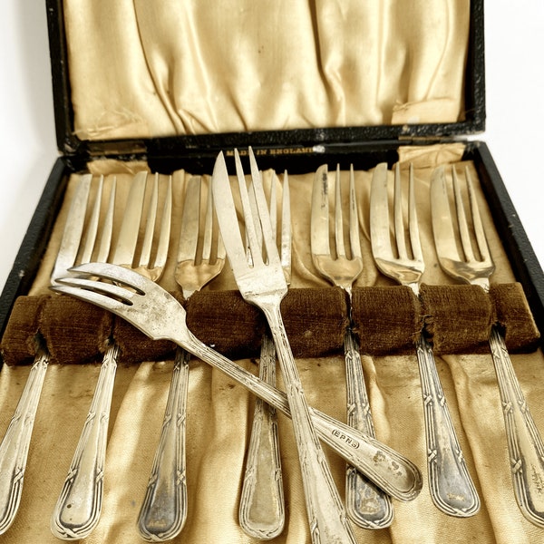 Antique EPNS silver 9 fork set