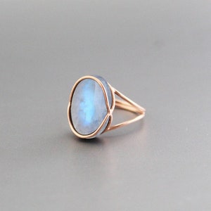 Moonstone Ring, Natural Blue Fire Moonstone Ring, 925 Sterling Silver Ring, Midi Ring, Gift for Her, Promise Ring, Wedding Band Women Ring