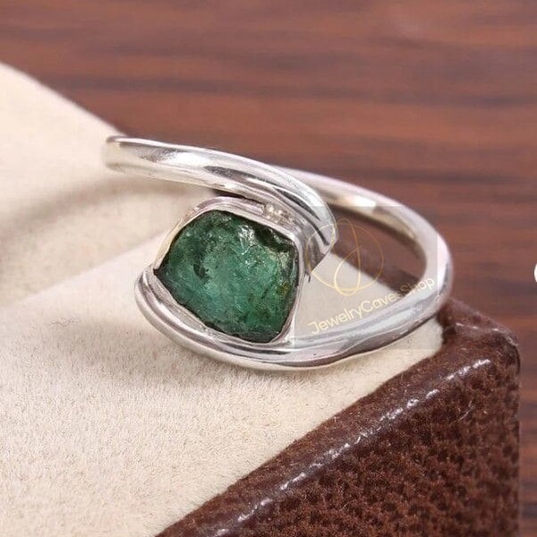 Raw Emerald Ring, Emerald Rough Ring, Natural Uncut Gemstone Ring, 925 Sterling Silver Emerald Ring, One Of Kind Ring,Raw Stone Healing Ring