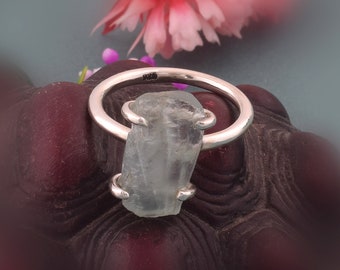 Rough Aquamarine Ring, Raw Aquamarine Ring, 925 Silver Ring, Aquamarine Silver Ring, Healing Crystal Raw Stone Ring, Aquamarine Silver Ring