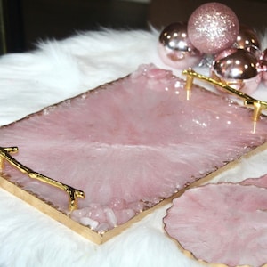 HANDMADE Pink Rose quartz crystal tray, Epoxy Resin Tray with Rose Quartz Rim, White and Pink Resin Tray with gold marbling and Handles
