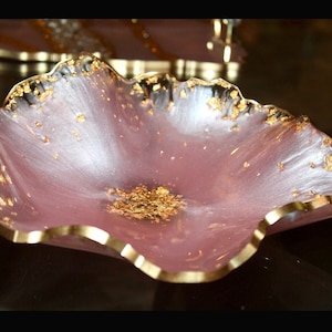 Handmade Large Pink Resin Bowl With Flakes And Gold Accent Home Decor Ideas Decorative Bowl Gift Ideas Geode Art Resin Art