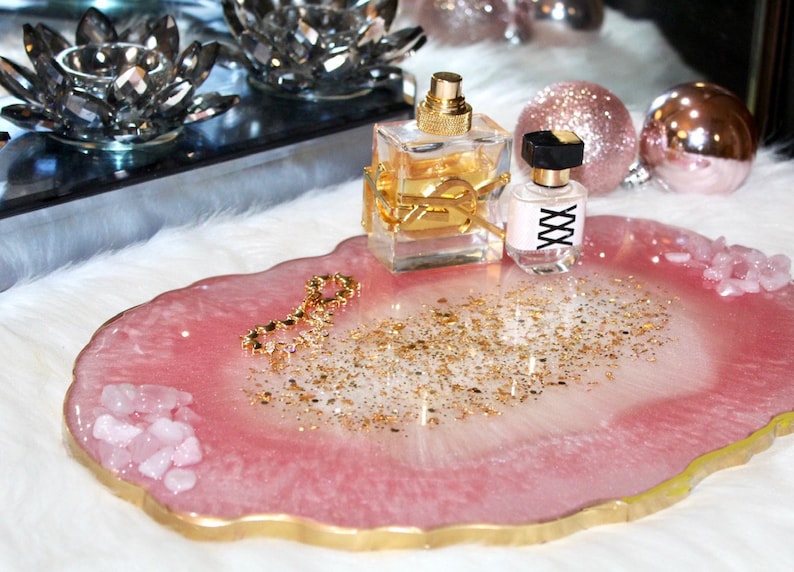Handgjord bricka i rosa glitterharts: Rosenkvarts och guldmarmorering bild 5