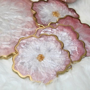 Pink White Handmade flower coasters with gold accents, handmade epoxy resin coasters, 5&quot; diameter, Flower Coasters Set, Resin Coasters Gift