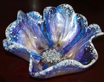 Handmade Extra Large Flowers Petal Resin Bowl With Flakes And Silver Accent Home Decor Ideas Decorative Bowl Gift Ideas Geode Art Resin Art