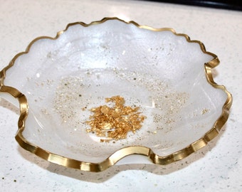 Handmade Luxurious Gold Resin Bowl With Flakes & Gold Accent Home Decor Ideas Decorative Bowl Gift Ideas Geode Art Modern Centerpieces Art