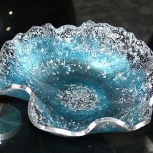 Handmade Resin Stars Sparkle Bowl With Flakes And Silver Accent Home Decor Ideas Decorative Bowl Gift Ideas Geode Art Resin Art