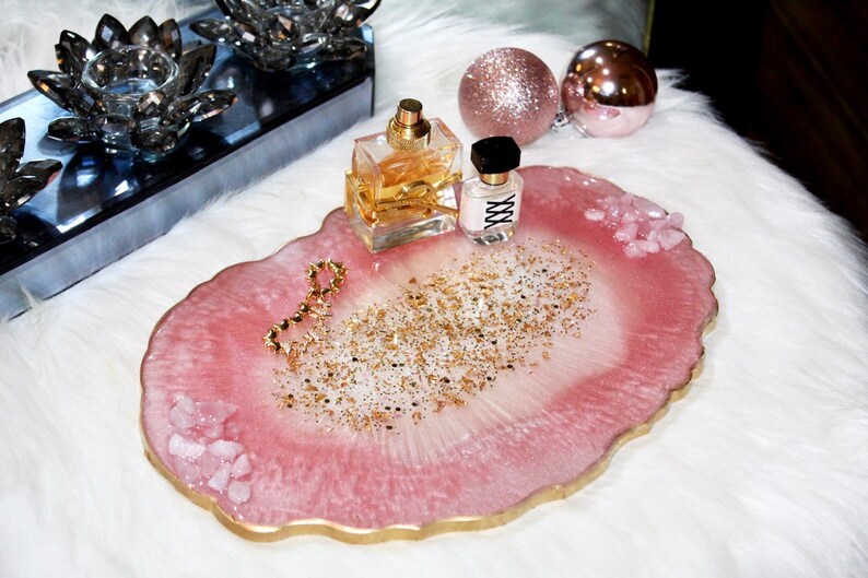 Handgjord bricka i rosa glitterharts: Rosenkvarts och guldmarmorering bild 7