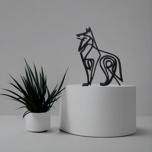 Minimalist Wolf Sculpture: Matte Black Home Decor Ornament
