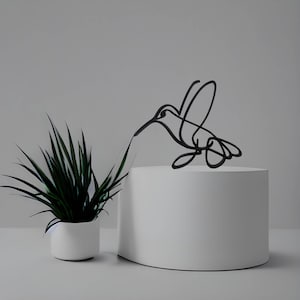 Kolibri, minimalistisches Wohndekor, Tier Geschenkidee, Skulptur fürs Büro, Regaldekor | Einzigartiges Geschenk | Tabletop Ornament