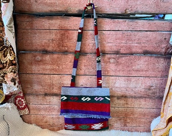 berber wool rug bag - vintage kilim wool bag - cross-body bag - shoulder bag - moroccan bag - handmade bag